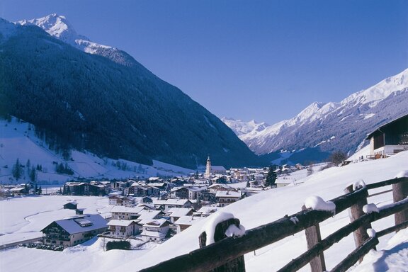 Neustift view to glacier © TVB Stubai Tirol
