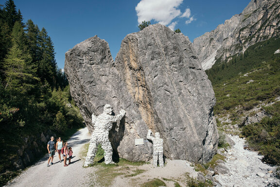 Naturschauplatz Gespaltener Stein Naturschauplatz Gespaltener Stein © TVB Stubai Tirol / Andre Schönherr